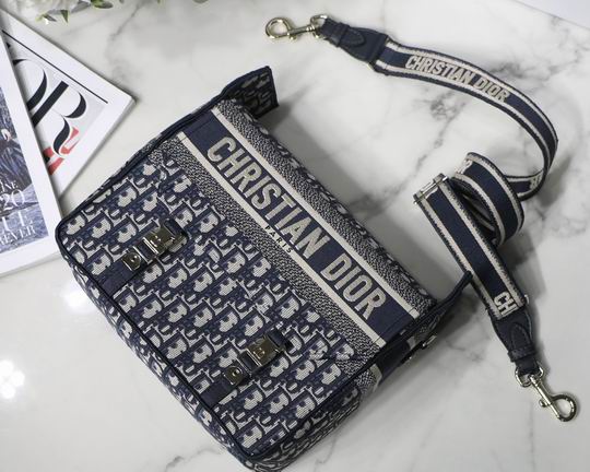 Dior M9021 28x24x12cm yz