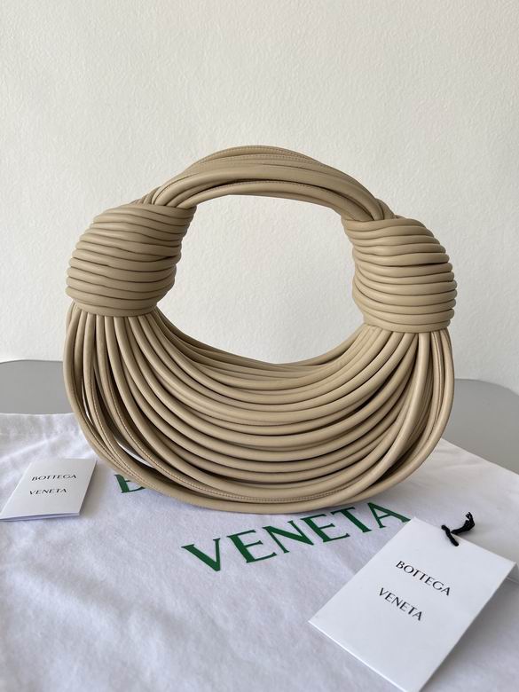 680934  22x15.5x6.5 cm  BG