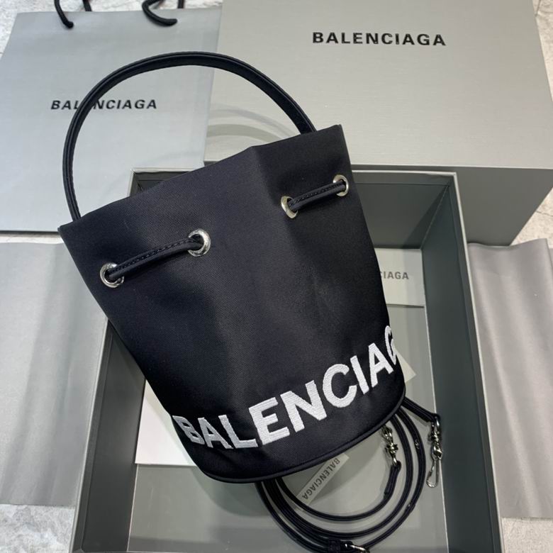 Balenciaga 15x15x18cm FY 11