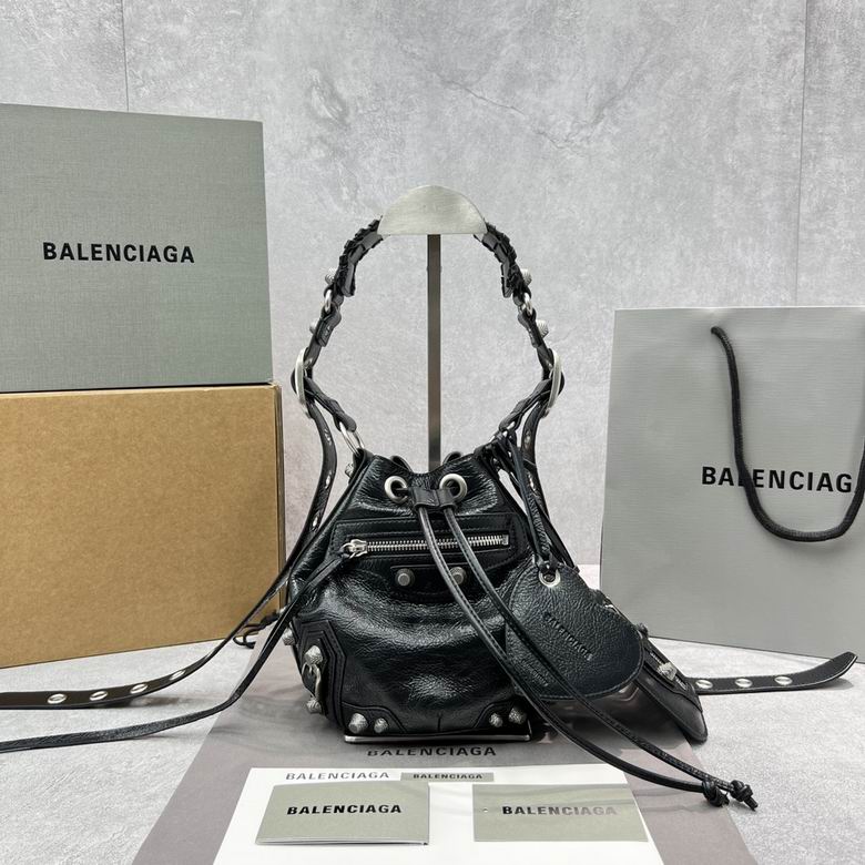 92567 15.0x19.8x17.8cm 3