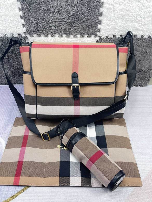 Burberry 42x32x15cm  CX 1