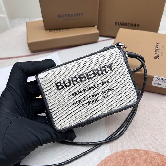 Burberry 80395461 11x8.5cm zy