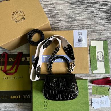 686864 17X12X7.5cm MP 3ɫ