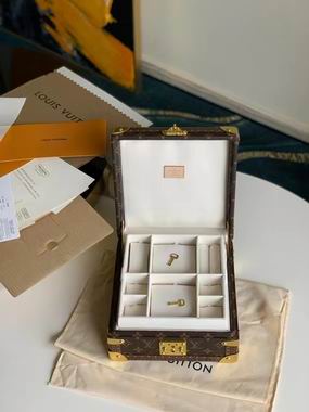 M4700SP 23X23X11cm QS 5