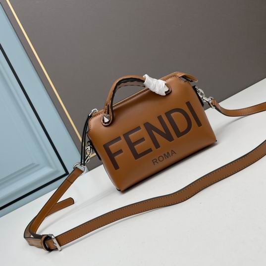 Fendi by the way 20cm ww2色