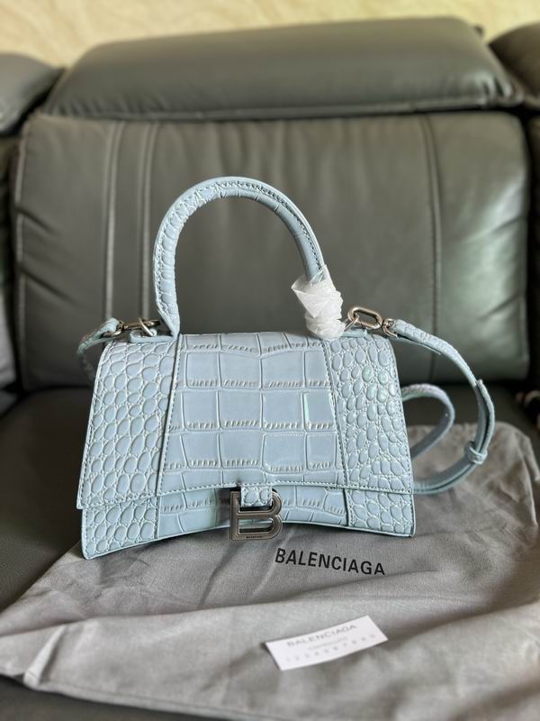 Hourglass M14x10x23cm S13x8x19cm YT 9