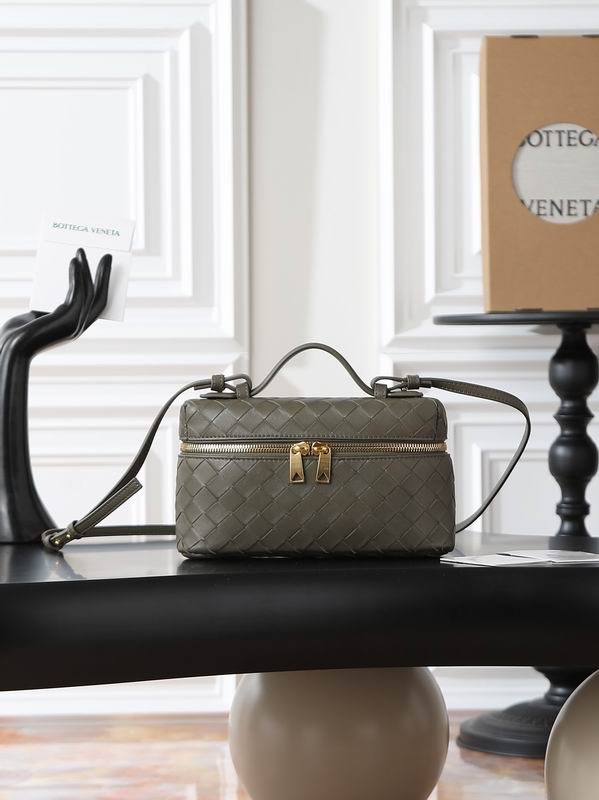 789109 22x12.5x5cm  T1