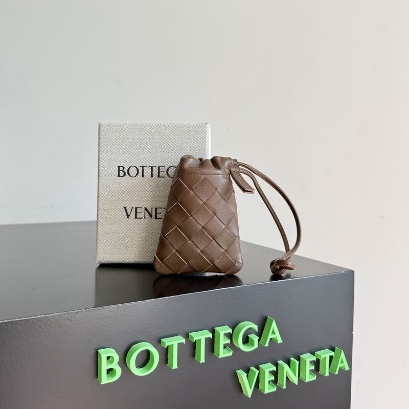 843903 8.5x11x1cm T2