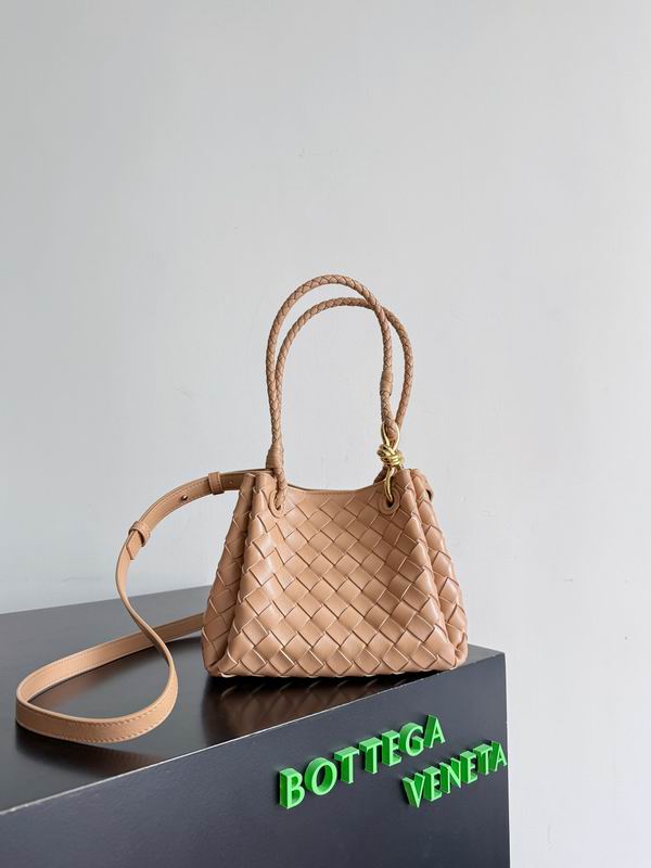 796569 21x17x16.5cm T4