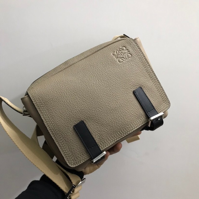 2024 Loewe messenger 1:1