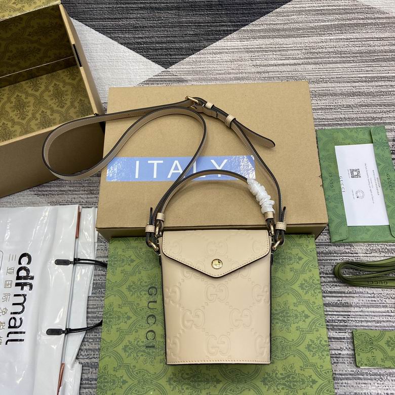 772795 15.5X12.5X3cm MP 4ɫ