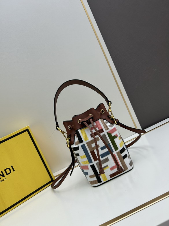 Fendi 3020 12x18x10cm jj