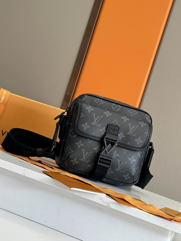 M12518 18X17X7.8cm WP