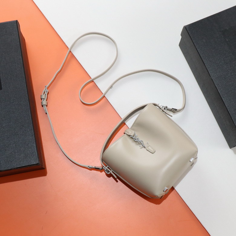 YSL 765870 15x13x6cm 8D3