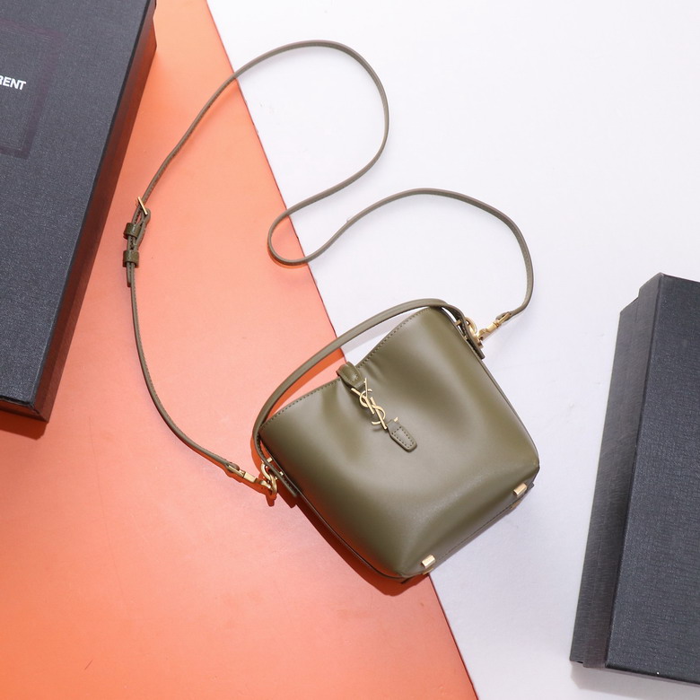 YSL 765870 15x13x6cm 8D5