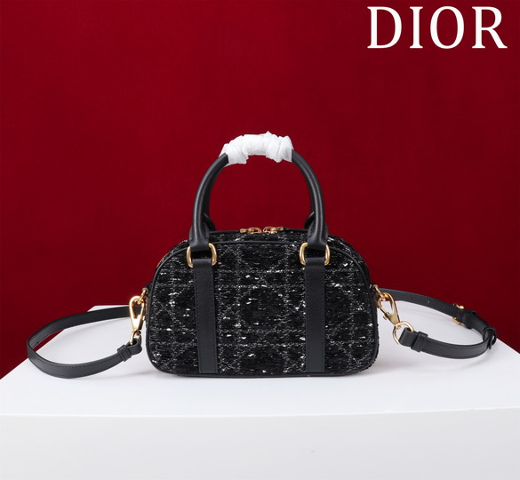 25 Dior Vibe East-Westִ