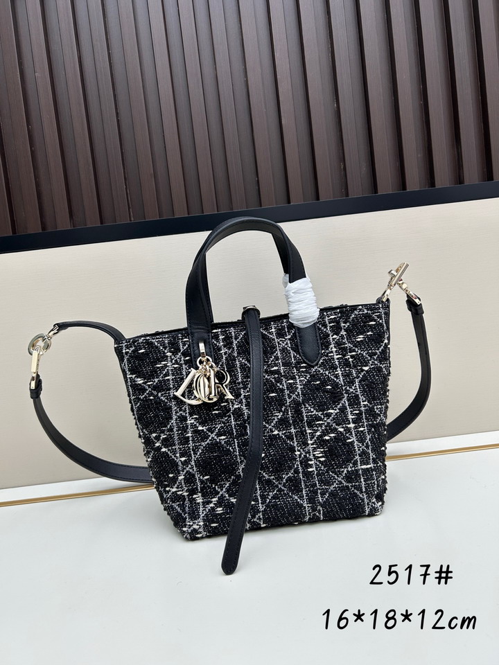 Dior 0327 16x18x12cm jj1