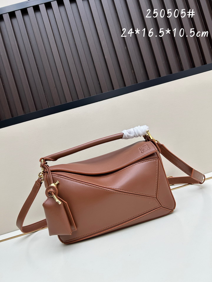 Loewe S25050527 24x16.5x10.5cm jj1