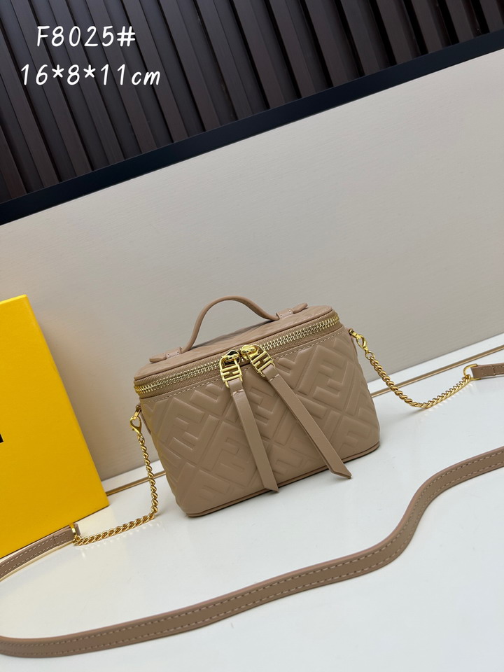 Fendi F8025 16x8x11cm jj1