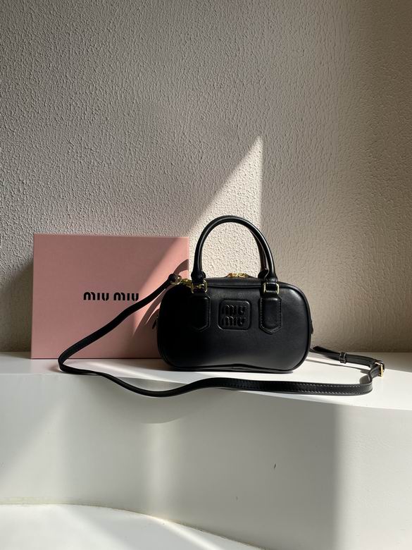 Miumiu 616005 22x10.5x7.5cm zy