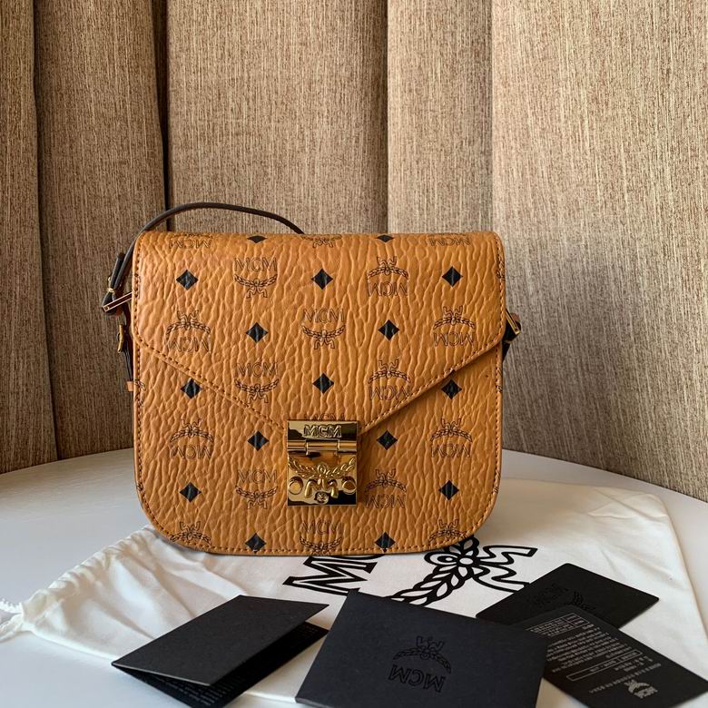 MCM 19x21x8.5cm DY 1