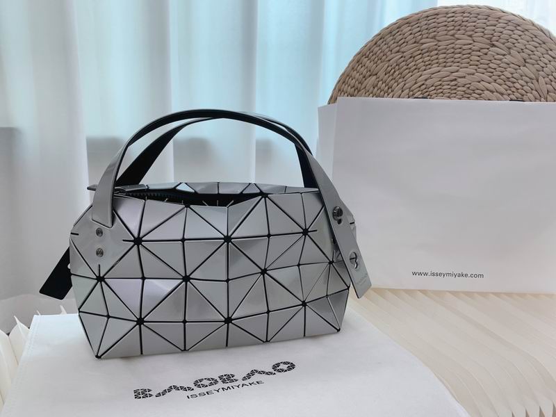 Issey Miyake BB11-AG481 33x16x8cm Yt银色