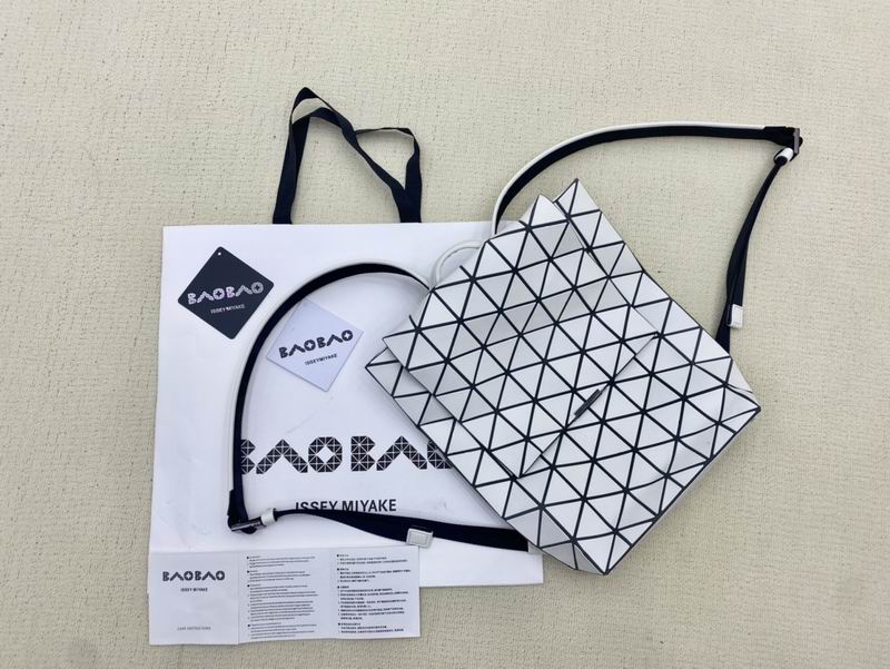 Issey Miyake 35x28x8cm Yt