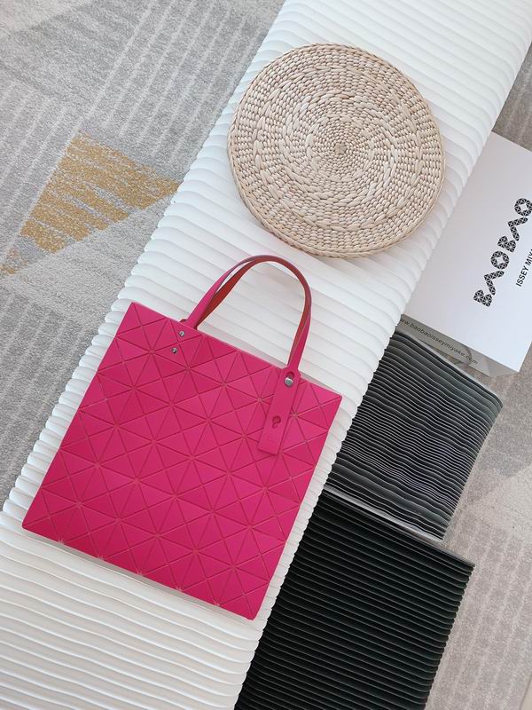 Issey Miyake 0086 34x34cm Yt3