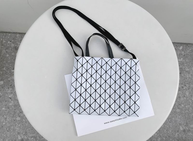 Issey Miyake BB35 28x24x2.5cm Ytɫ