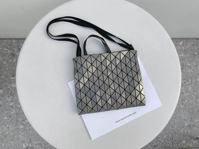 Issey Miyake BB35 28x24x2.5cm Ytɫ