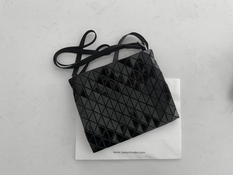 Issey Miyake BB35 28x24x2.5cm Ytɫ