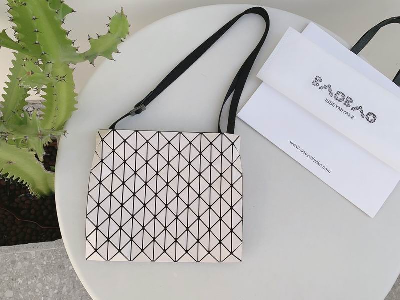 Issey Miyake BB35 28x24x2.5cm Yt̲ɫ