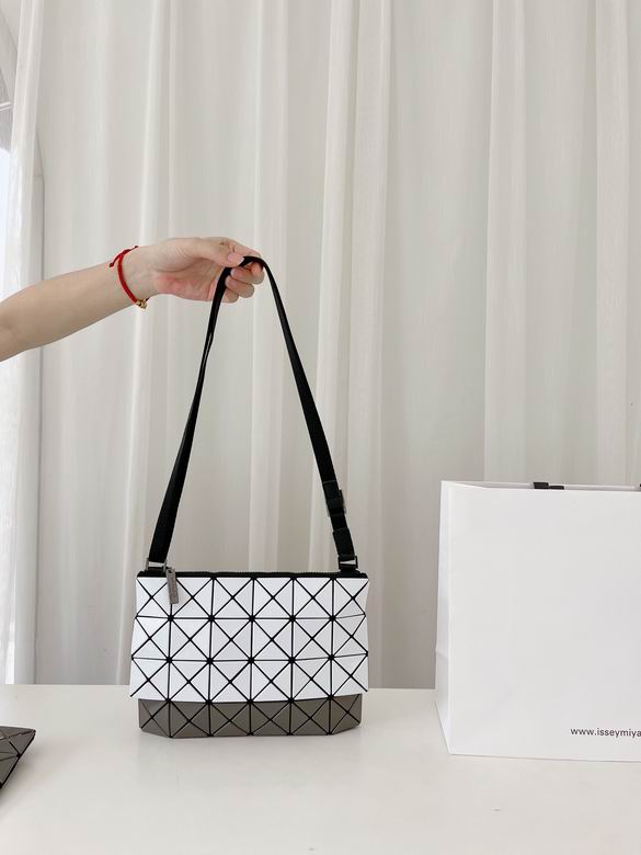 BB21-AG546 23.7X15.7X3.8cm YT