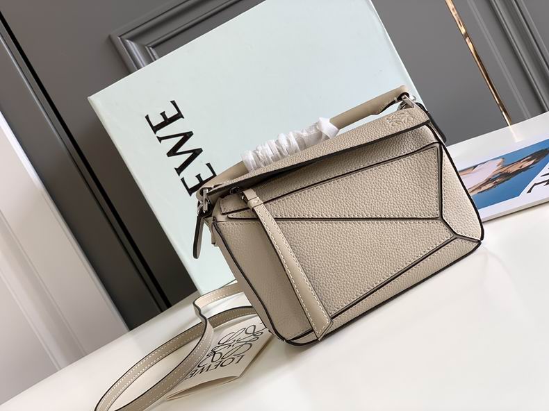 Loewe 061838 18x12.5x8cm ss15