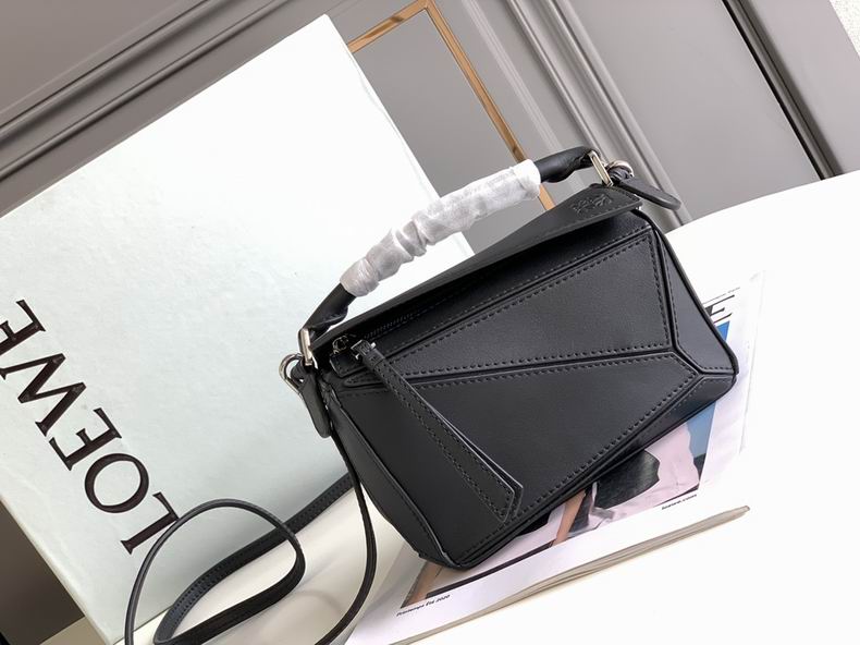 Loewe 061838 18x12.5x8cm ss3